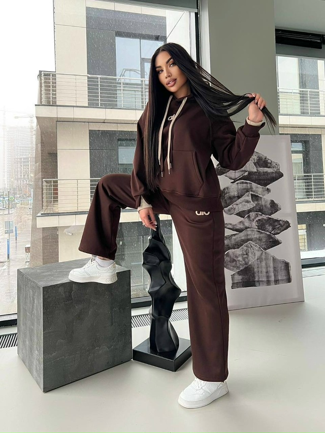 Спортивный костюм 23141675