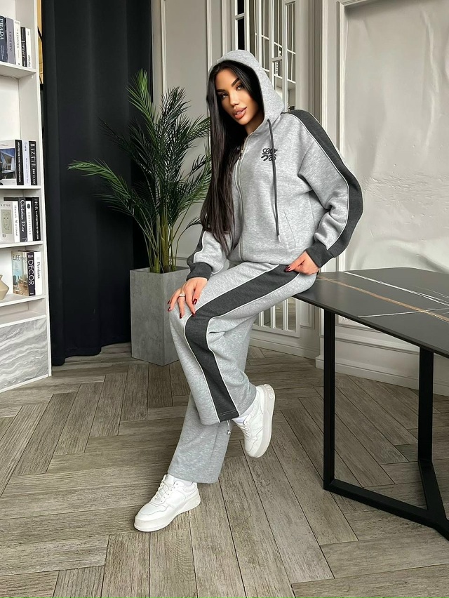 Спортивный костюм 23143219