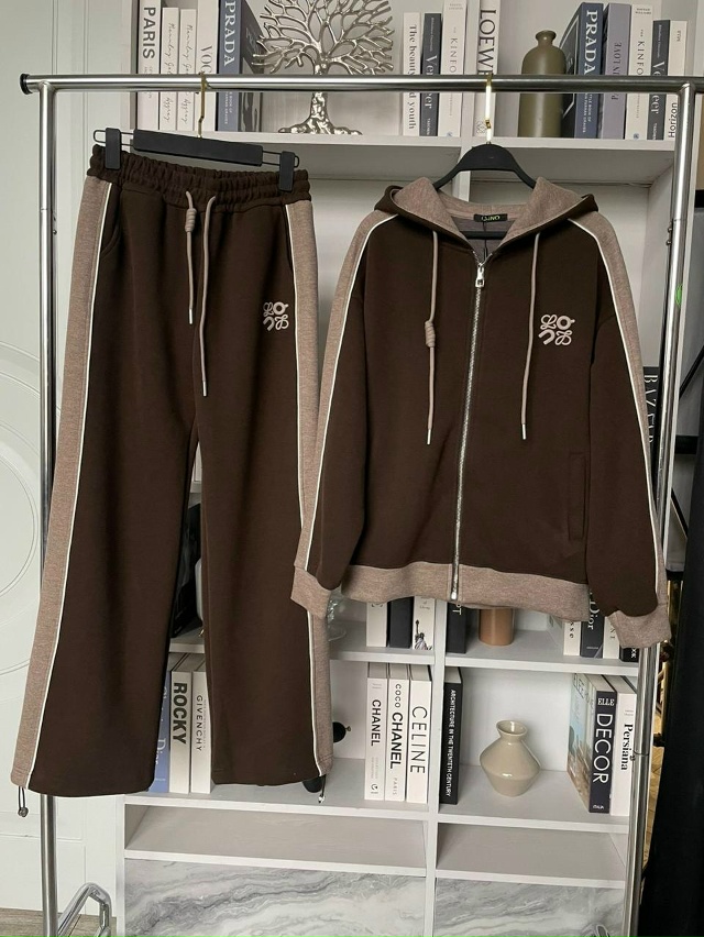 Спортивный костюм 23143217