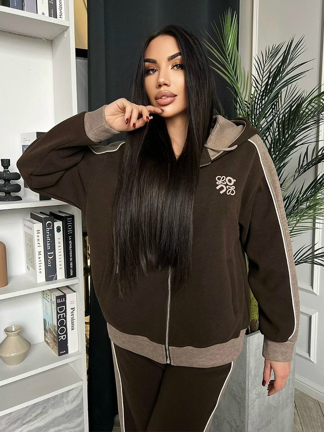 Спортивный костюм 23143217