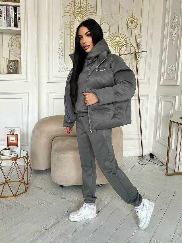 Спортивный костюм 23144294