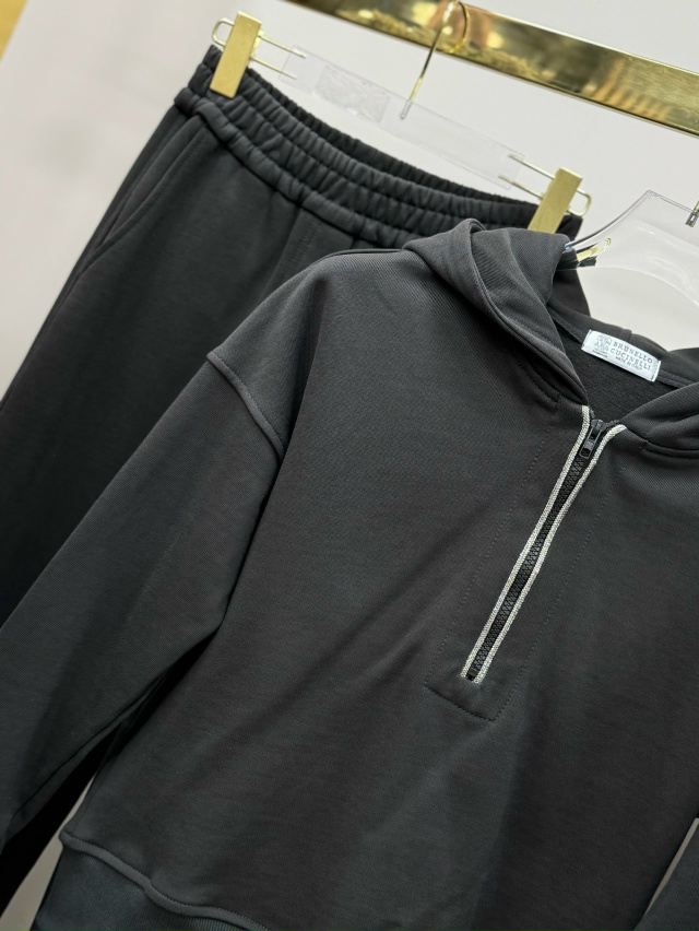 Спортивный костюм 23144620