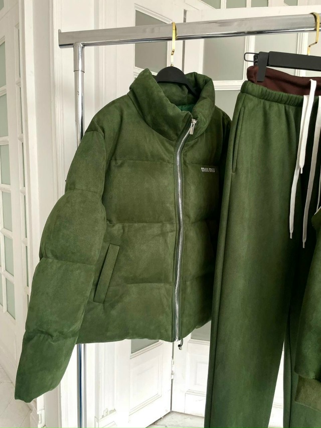 Спортивный костюм 23144292