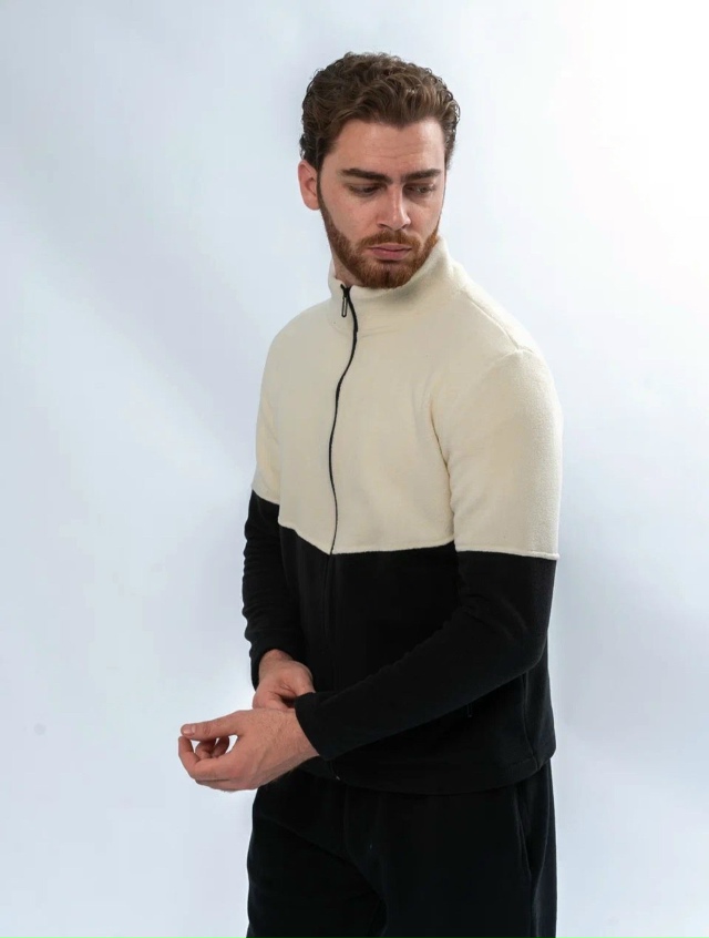 Спортивный костюм 23147468