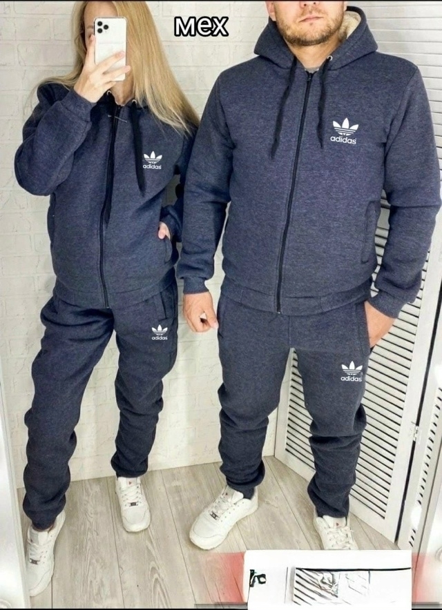 Спортивный костюм 23147458