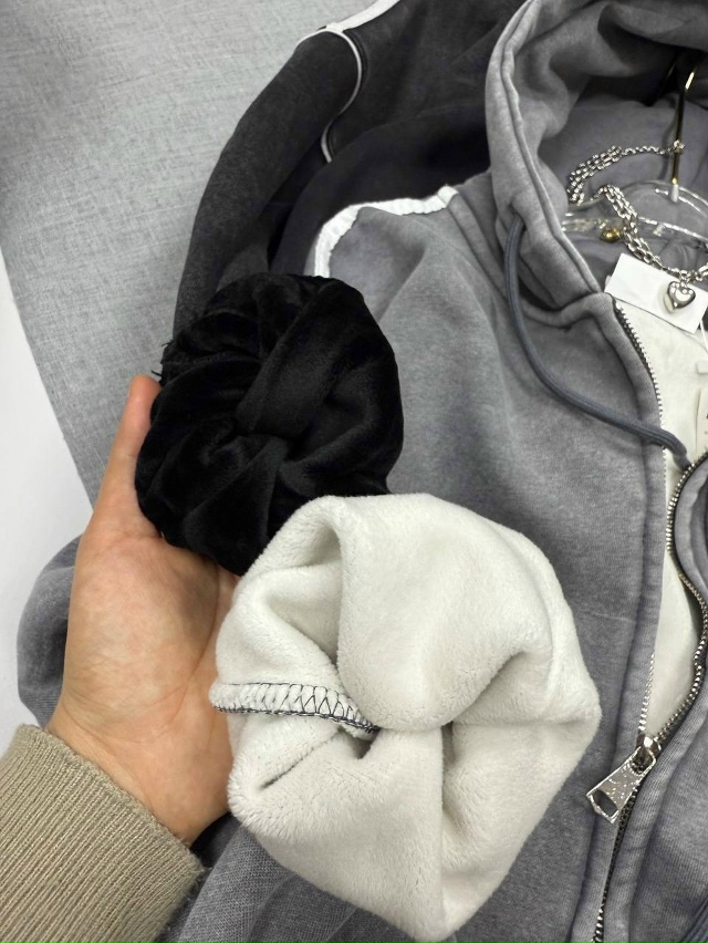 Спортивный костюм 23148707