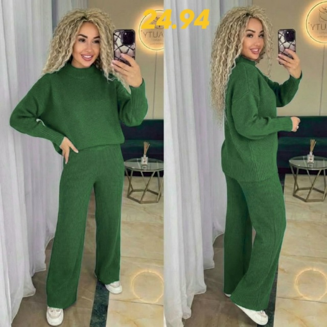 Спортивный костюм 23154373