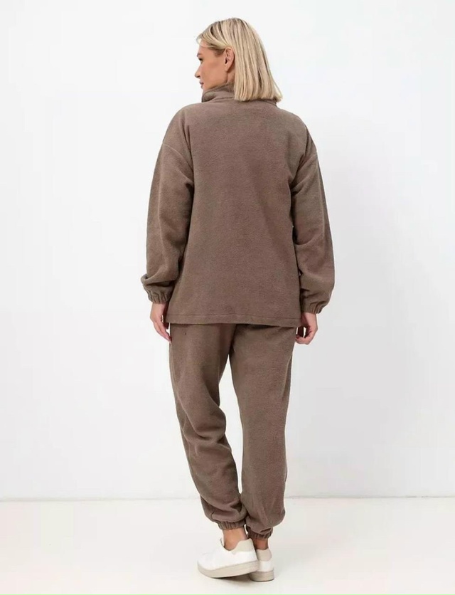 Спортивный костюм 23155294