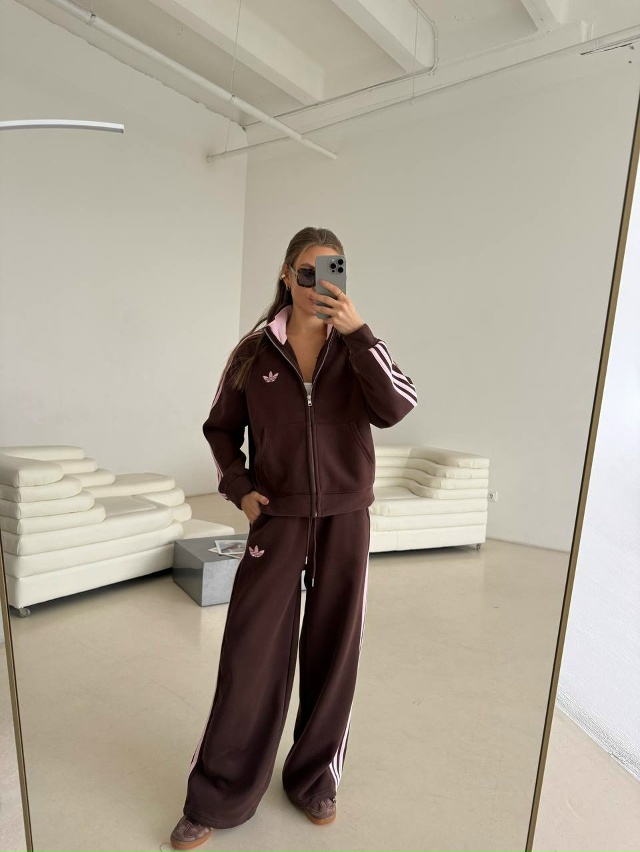 Спортивный костюм 23158289