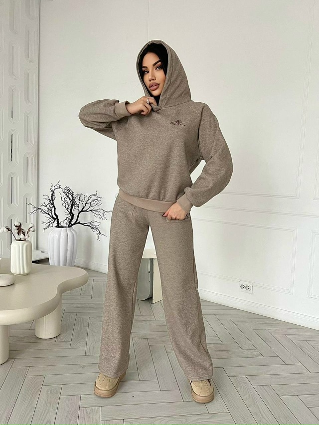 Спортивный костюм 23158617