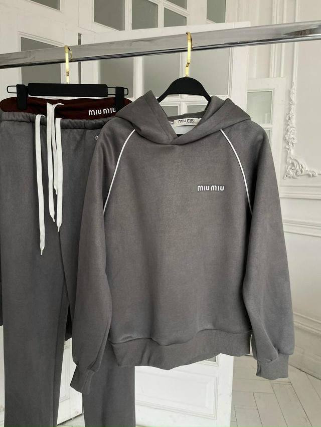 Спортивный костюм 23158821