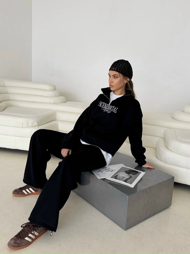 Спортивный костюм 23159177