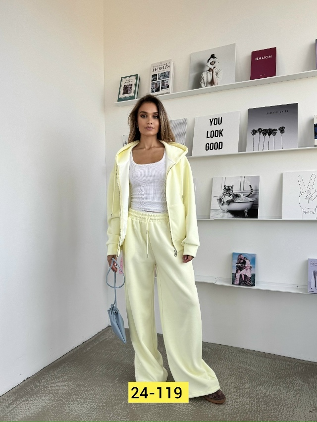 Спортивный костюм 23158278