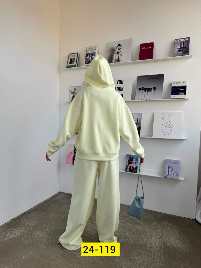 Спортивный костюм 23158278