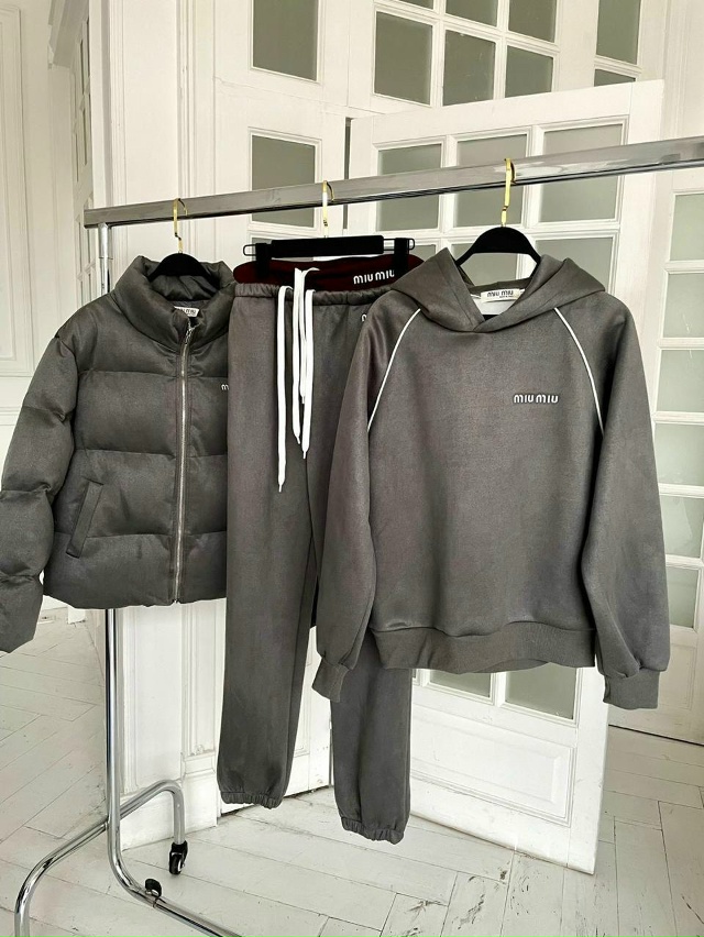 Спортивный костюм 23158821