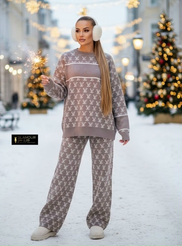 Спортивный костюм 23158544