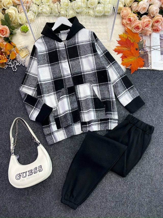 Спортивный костюм 23159845