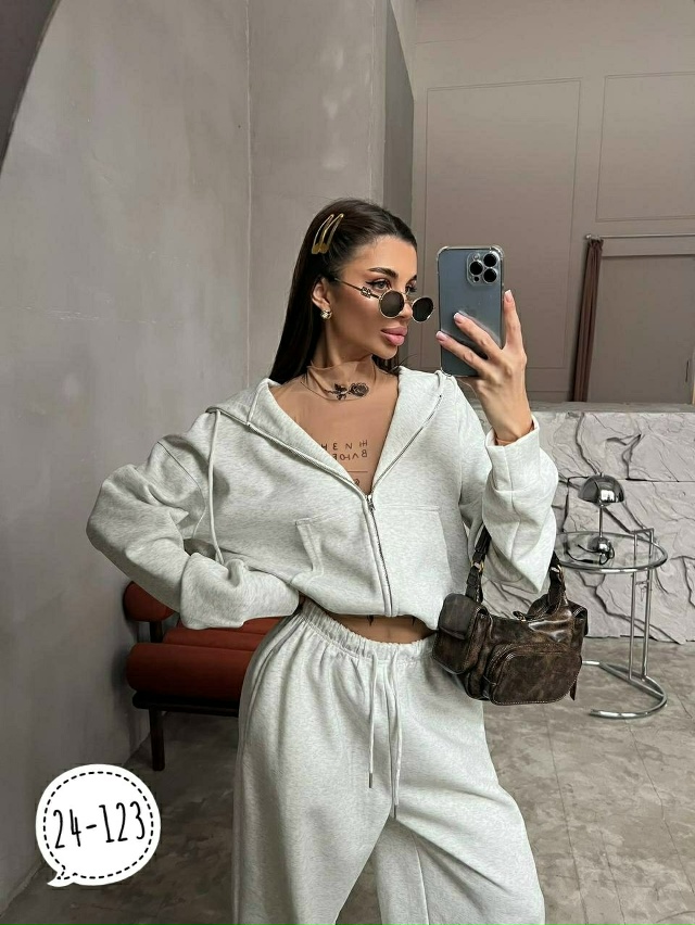 Спортивный костюм 23164377