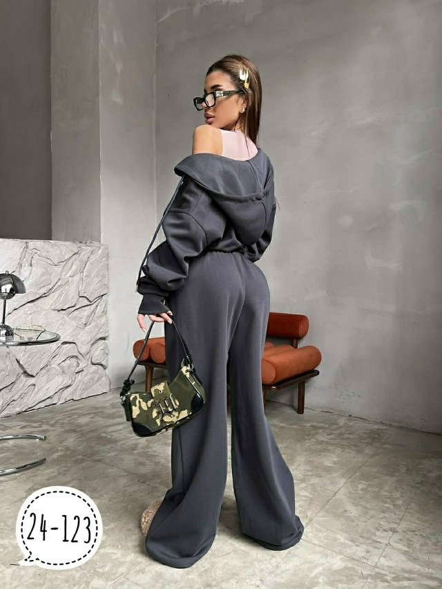 Спортивный костюм 23164377