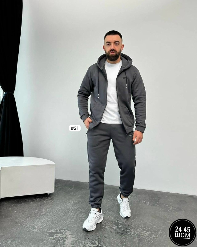 Спортивный костюм 23167651