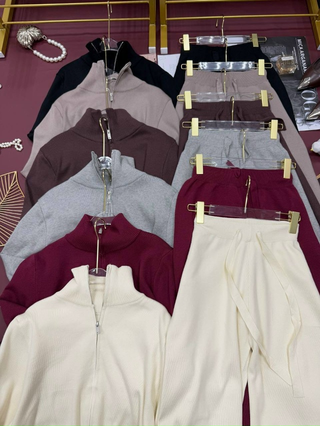 Спортивный костюм 23167083