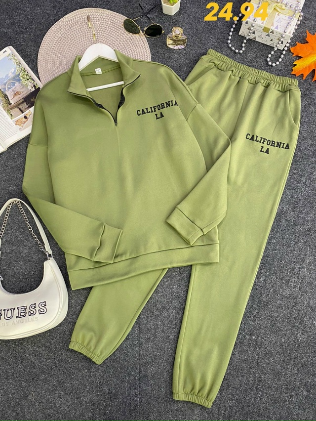 Спортивный костюм 23167995