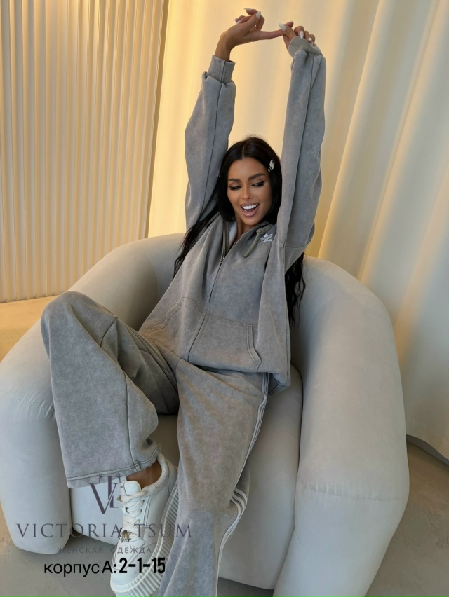 Спортивный костюм 23169055