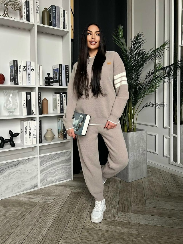 Костюм 23170396