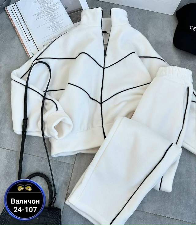 Спортивный костюм 23172343