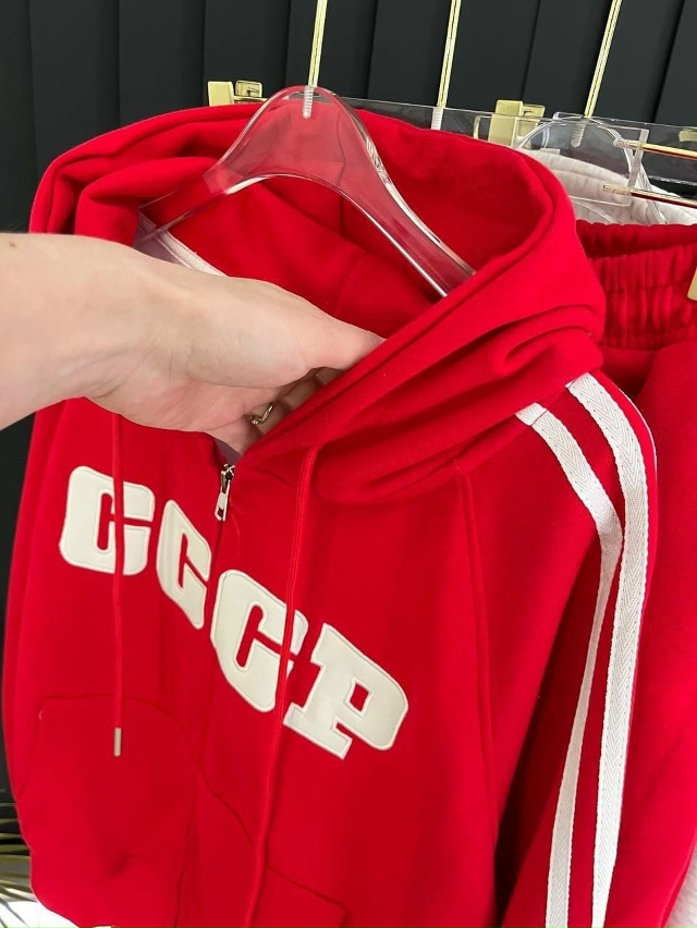 Спортивный костюм 23173489