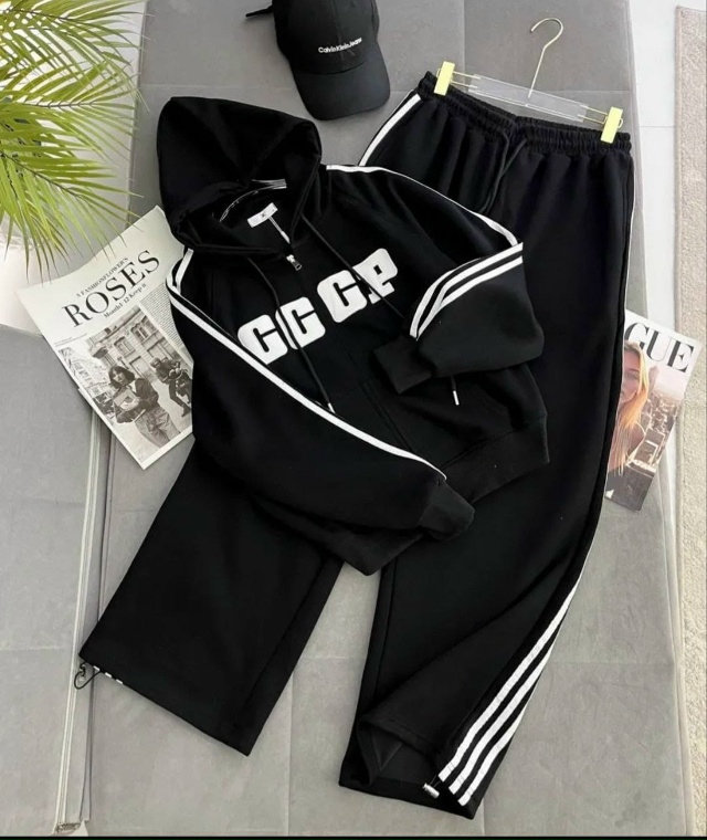 Спортивный костюм 23173489