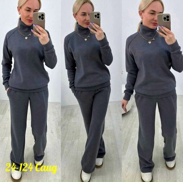 Спортивный костюм 23173375