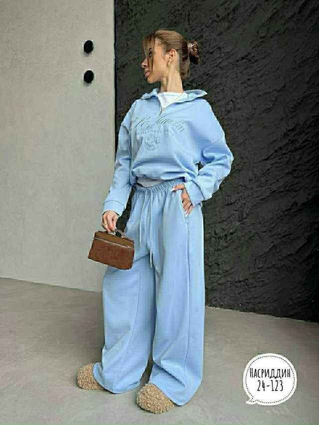 Спортивный костюм 23174632