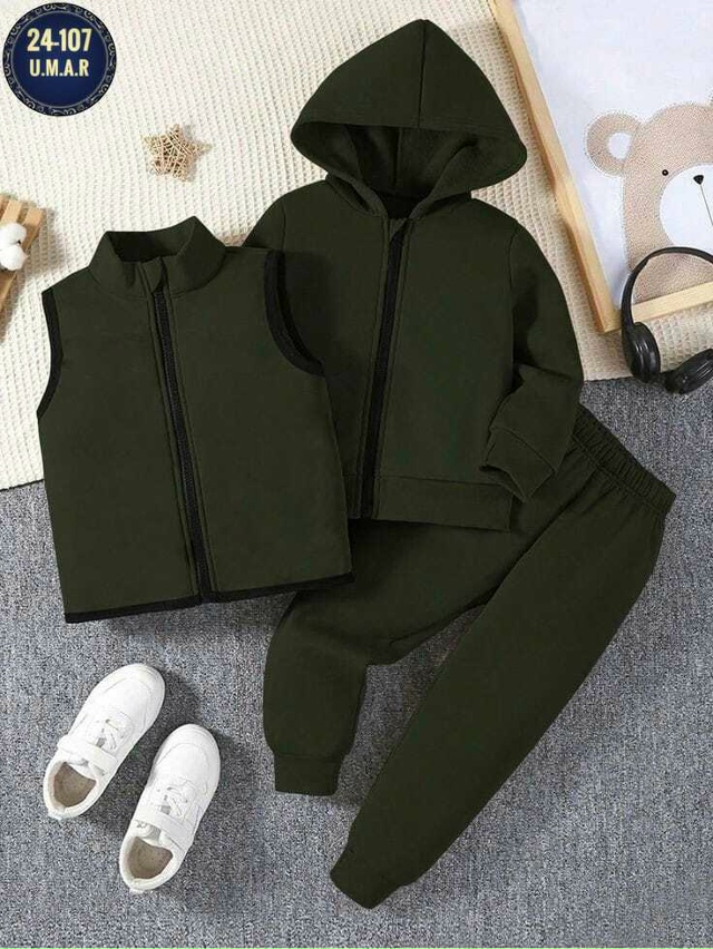 Спортивный костюм 23175369