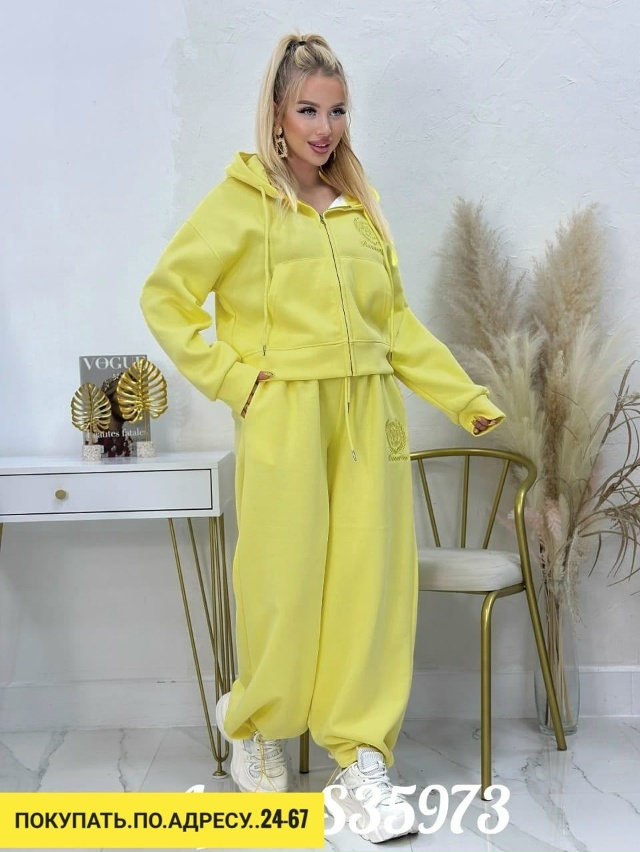 Спортивный костюм 23176547