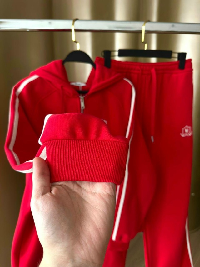 Спортивный костюм 23177616