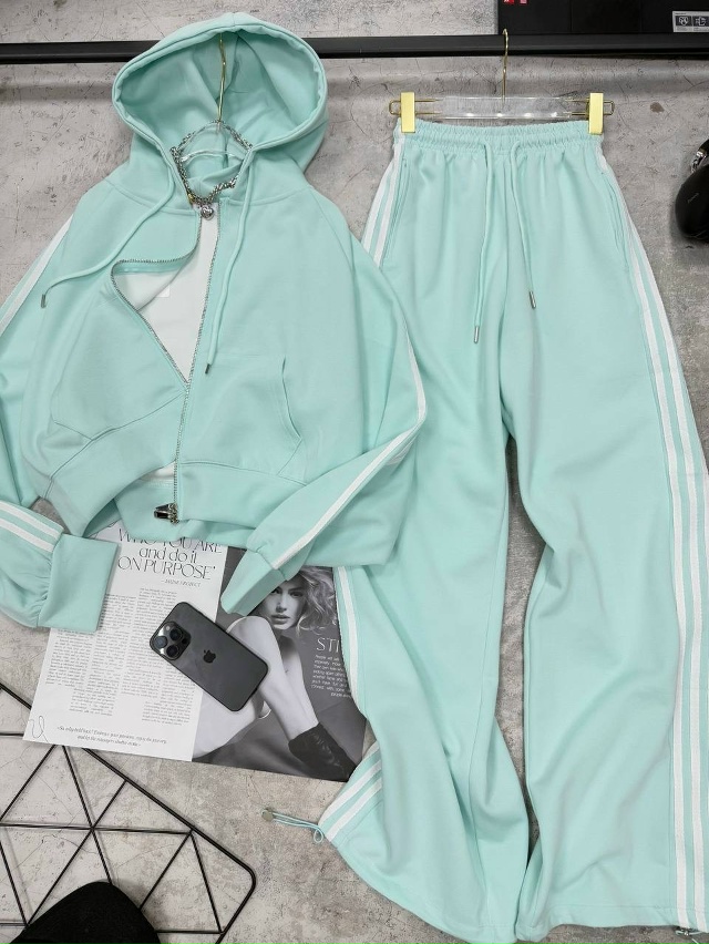 Спортивный костюм 23177670