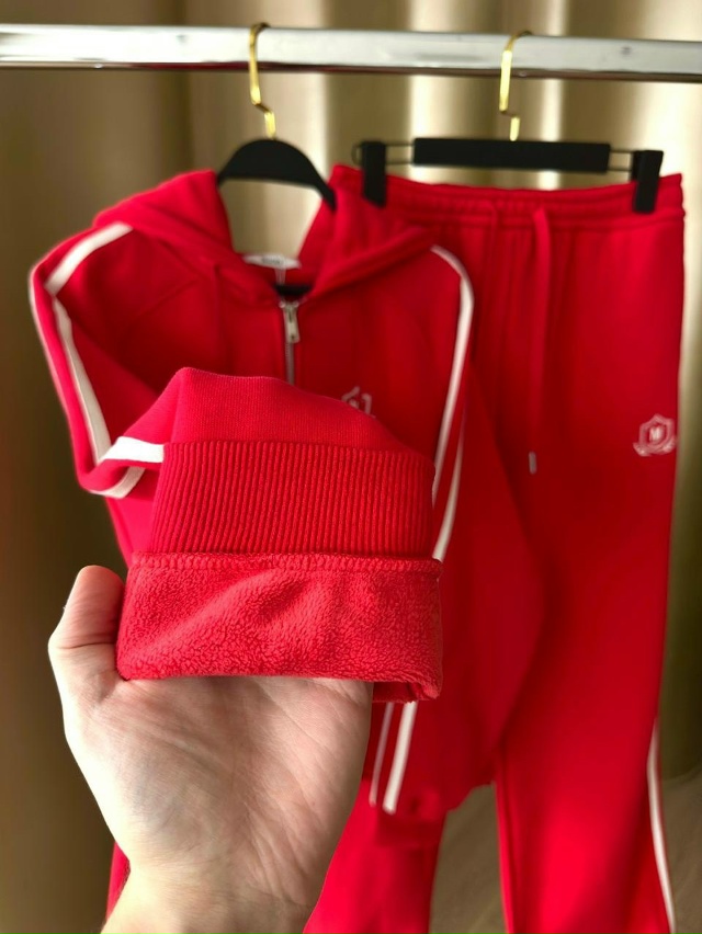 Спортивный костюм 23177616