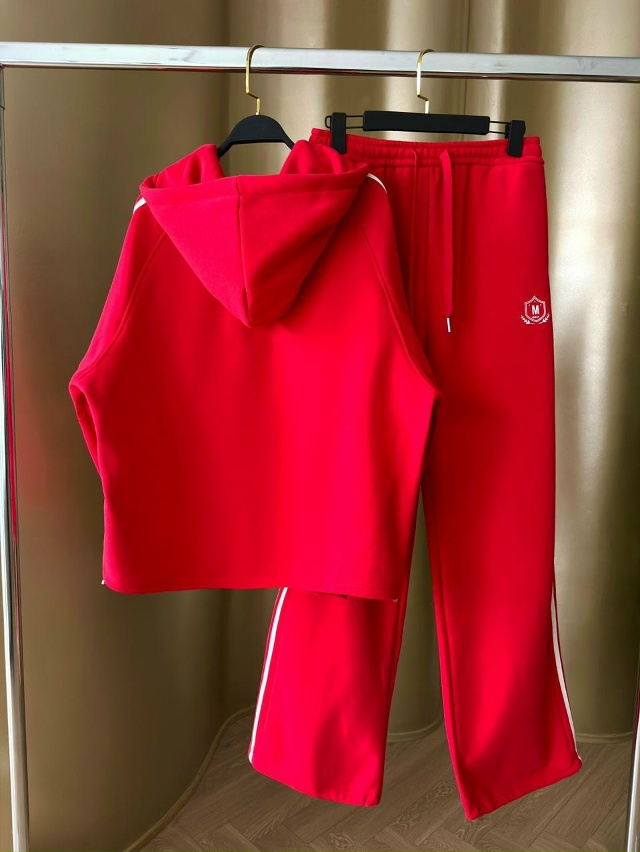 Спортивный костюм 23177616