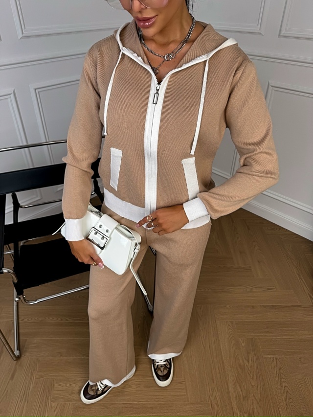 Костюм 23180009