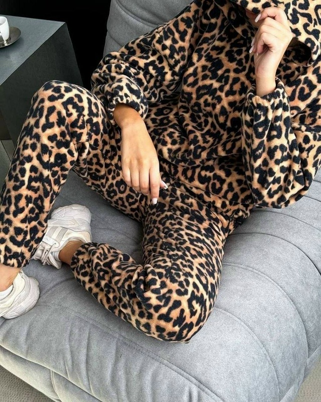 Спортивный костюм 23180416