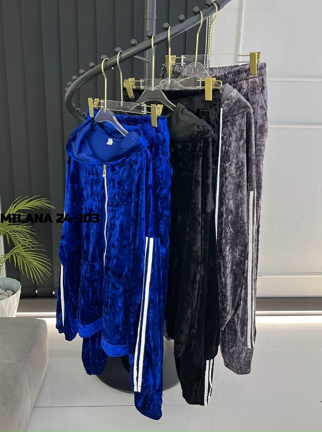 Спортивный костюм 23180158